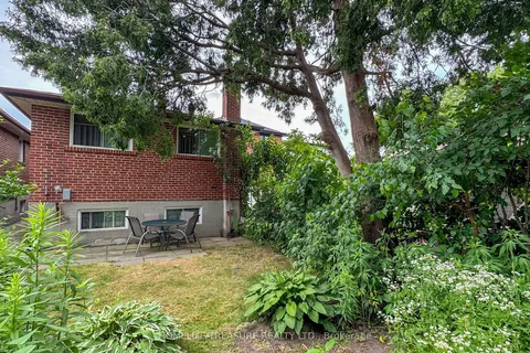 24 Pendeen Avenue, ON M6N 2P3