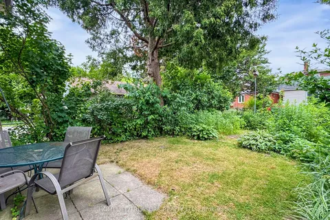24 Pendeen Avenue, ON M6N 2P3