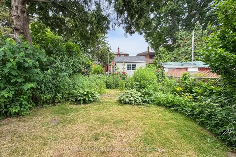 24 Pendeen Avenue, ON M6N 2P3