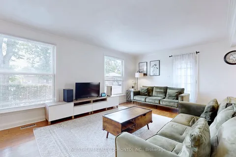 26 Gregory Street, ON L6Y 1G1