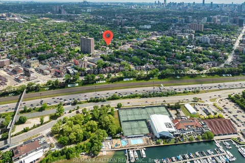 1640 Queen Street, ON M6R 1B2