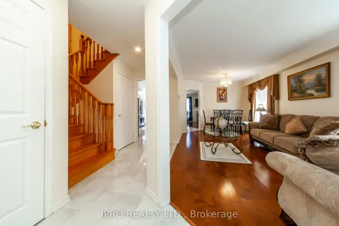 3391 Crimson King Circle, ON L5N 8N1