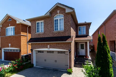 3391 Crimson King Circle, ON L5N 8N1