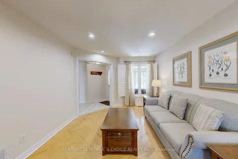 5731 Mersey Street, ON L5V 1V7