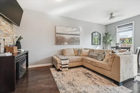 755 Banks Crescent, ON L9T 9A3