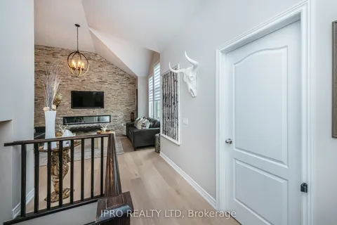 17 Mcechearn Crescent, ON L7C 3R4