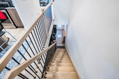 195 Sabina Drive, ON L6H 0L4