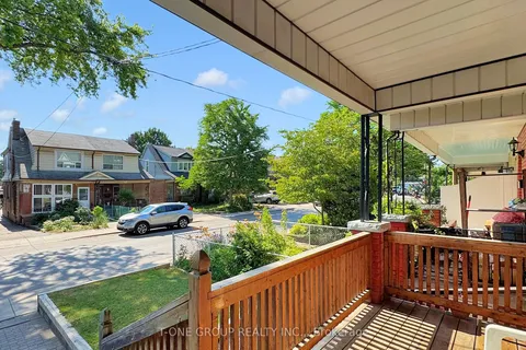 839 Shaw Street, ON M6G 3L9
