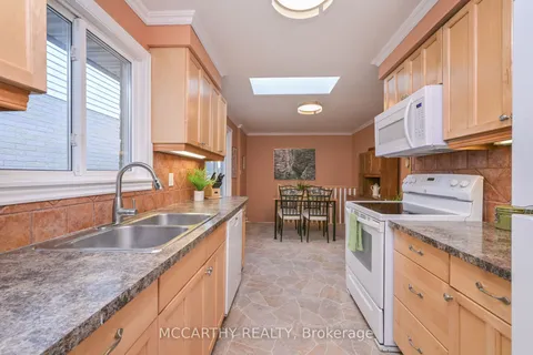 15 Andrew Avenue, ON L9W 4E5