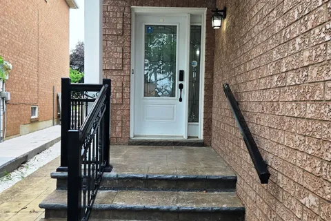 6136 Ford Road, ON L5V 1X1
