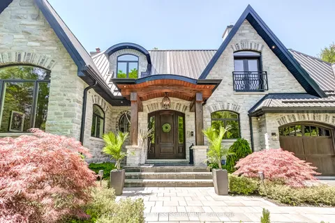 1282 Catchacoma Court, ON L5H 2X6