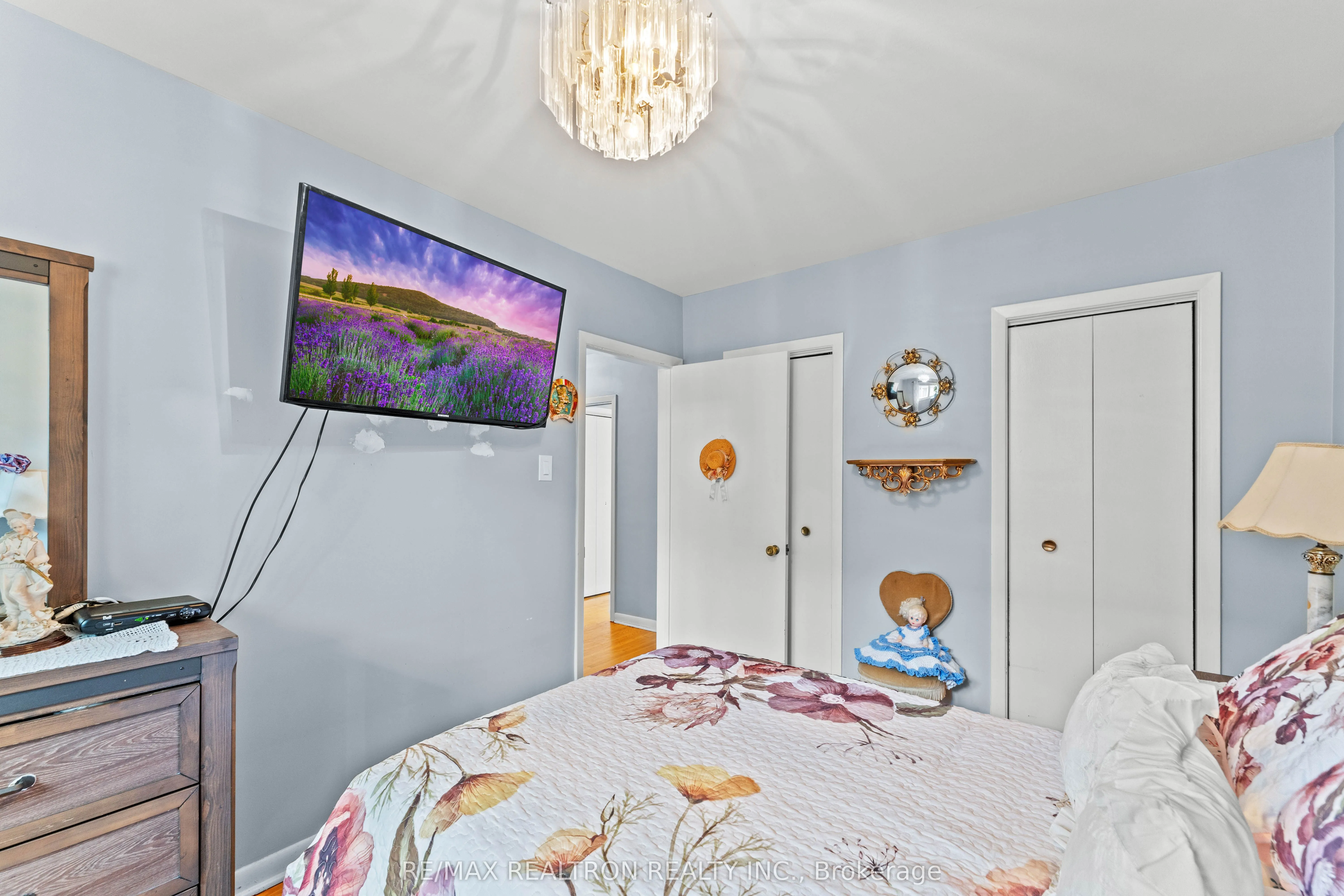 4 Peacham Crescent, ON M3M 1S1