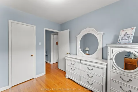 4 Peacham Crescent, ON M3M 1S1