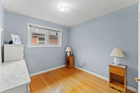 4 Peacham Crescent, ON M3M 1S1