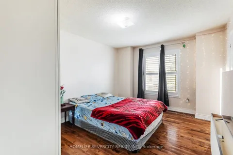 32 Summerdale Crescent, ON L6X 4V8