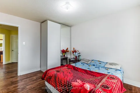 32 Summerdale Crescent, ON L6X 4V8