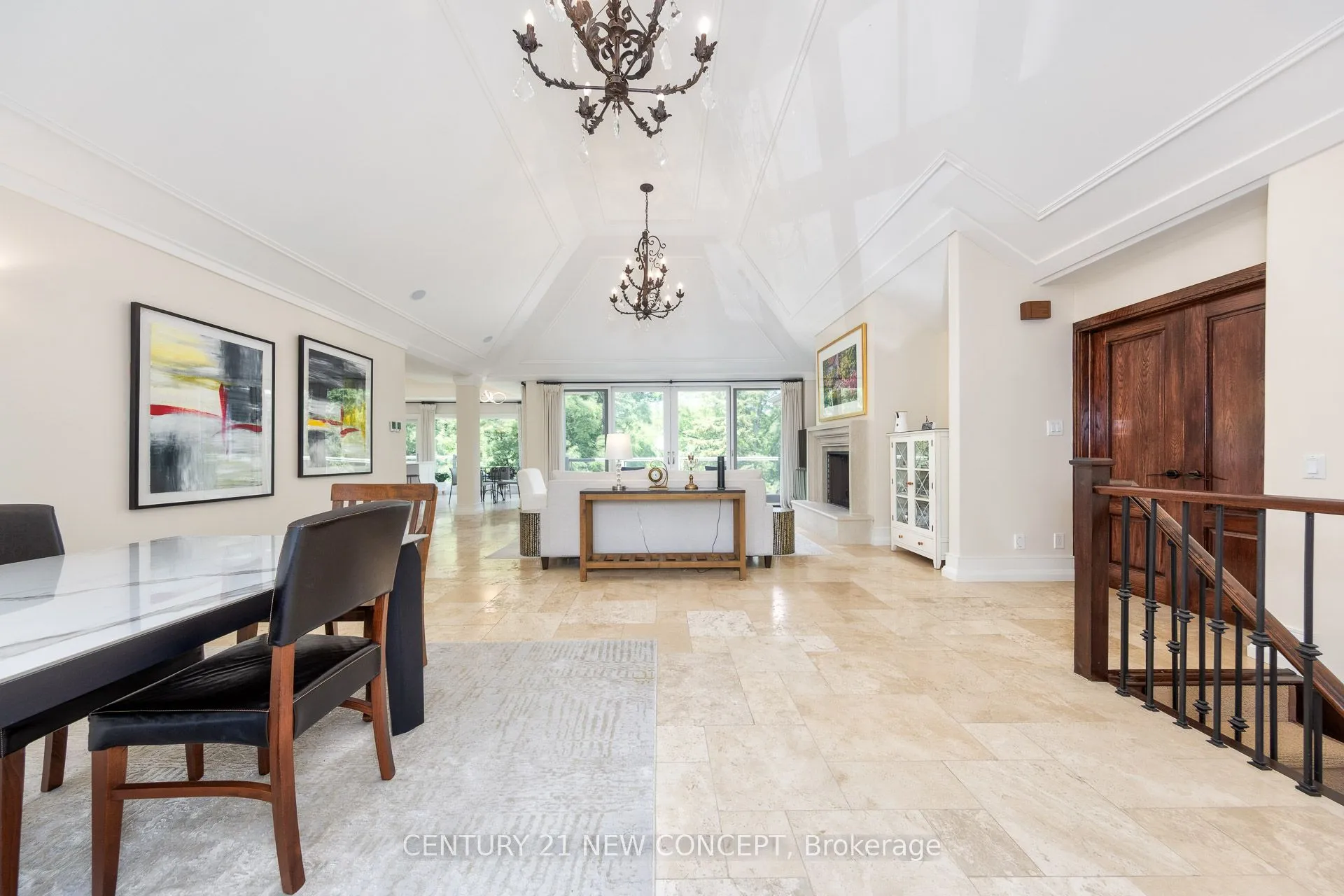 8 Echo Valley Ridge, ON M9B 2B3