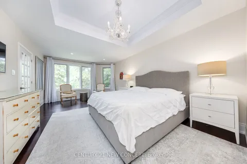 8 Echo Valley Ridge, ON M9B 2B3
