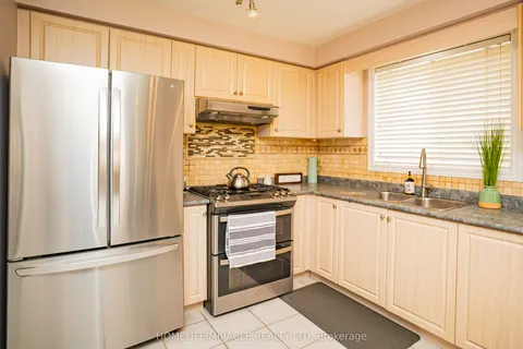44 Edgar Road, ON L7E 2J9