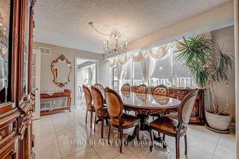 4326 Bridlepath Trail, ON L5L 3K4