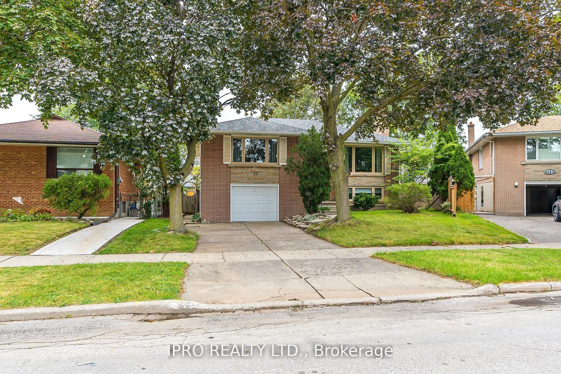 29 Breadner Drive, ON M9R 3M3