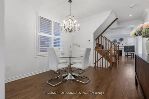 400 Clarkson Gate, ON L9E 0B8