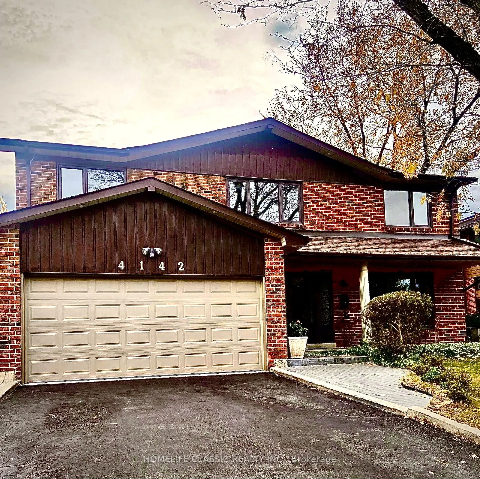 4142 Fieldgate Drive, ON L4W 2C5