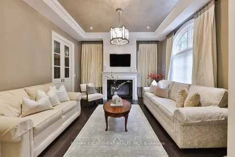 79 Pinewood Trail, ON L5G 2L2