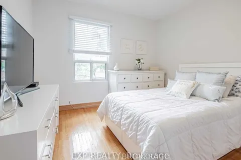 62 Aziel Street, ON M6P 2N9