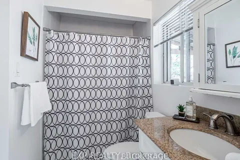 62 Aziel Street, ON M6P 2N9