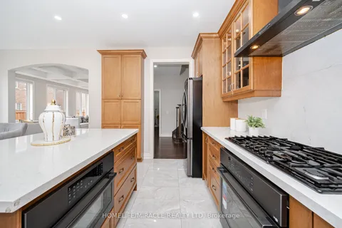 23 Elverton Crescent, ON L7A 4Z4
