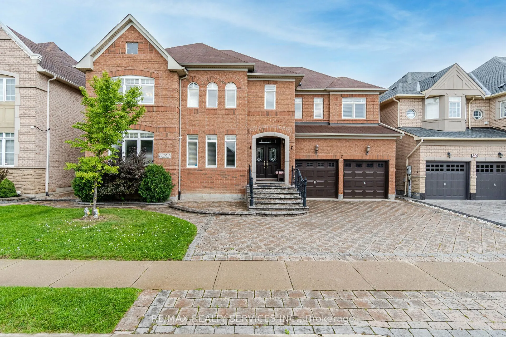 32 Radial Street, ON L6Y 5K7