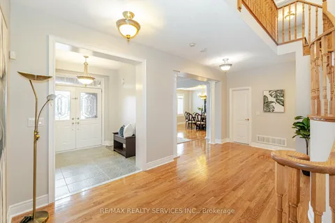 32 Radial Street, ON L6Y 5K7