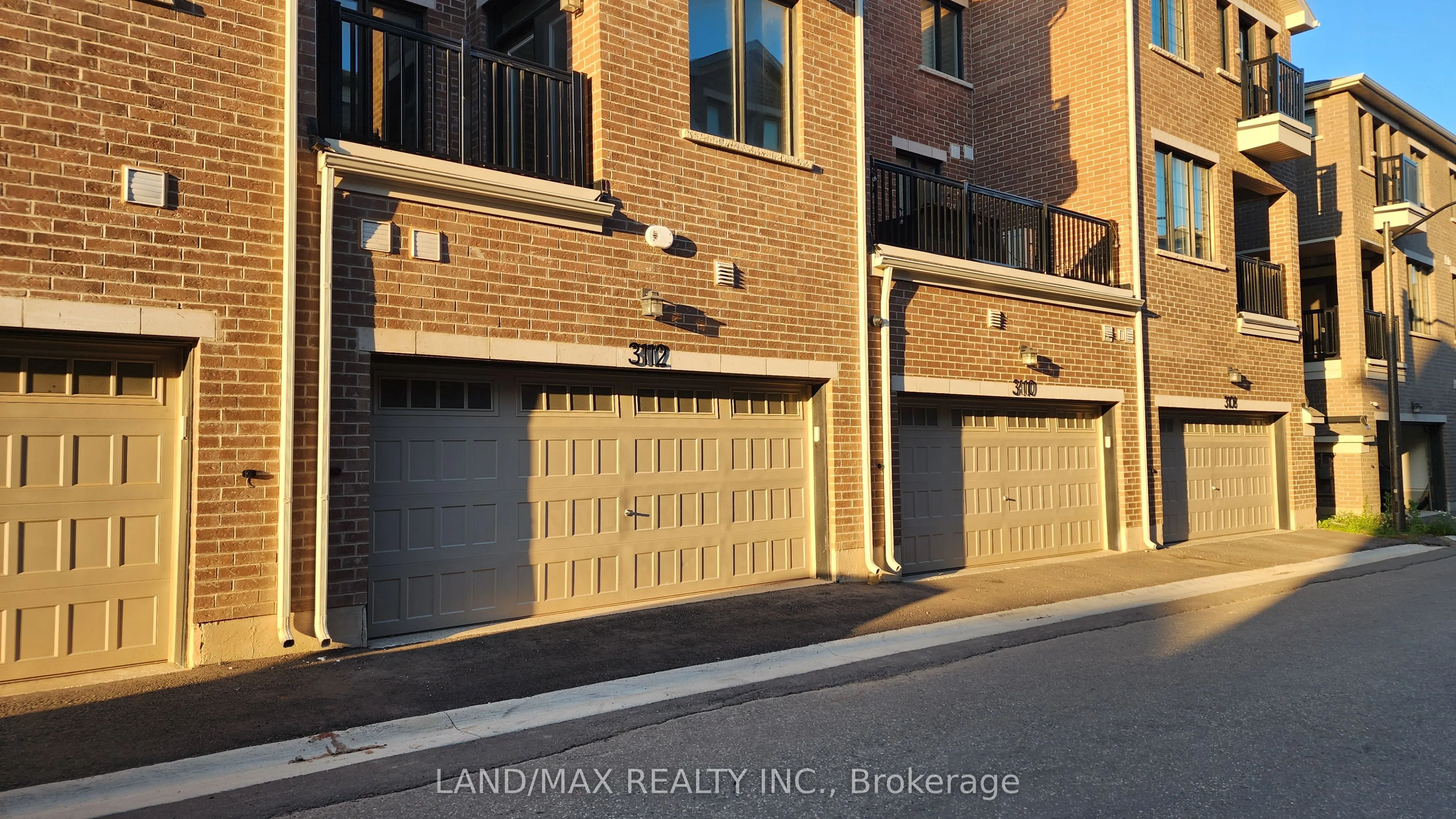 3112 William Cutmore Boulevard, ON L6H 7X1