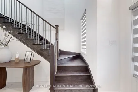 1444 Varelas Passage, ON L6H 3S3