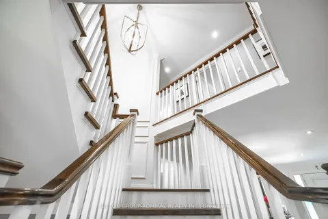 2360 Marisa Court, ON L5K 2P6