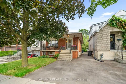 992 Glencairn Avenue, ON M6B 2A9
