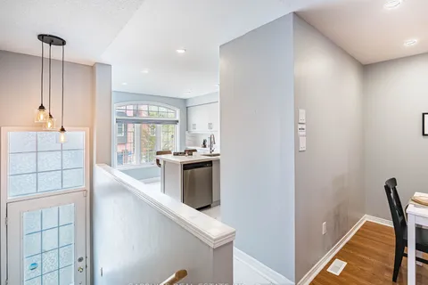 3255 Redpath Circle, ON L5N 8R3