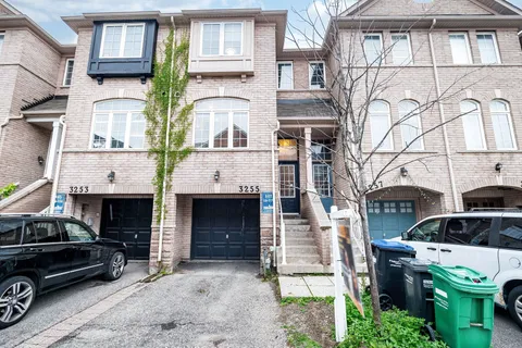 3255 Redpath Circle, ON L5N 8R3
