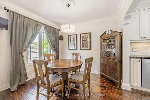 17 Dorlen Avenue, ON M9B 5A8
