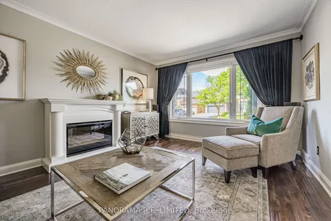 17 Dorlen Avenue, ON M9B 5A8