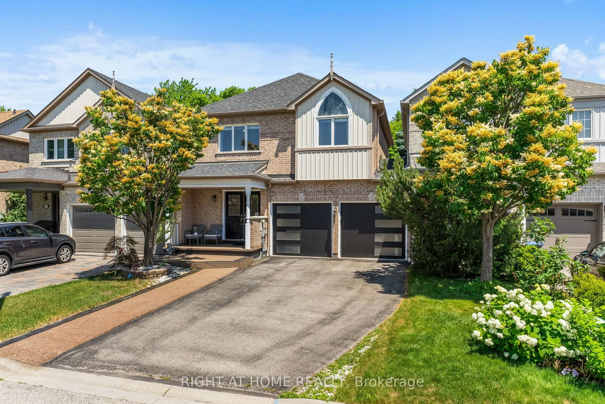 7229 Pallett Court, ON L5N 8E5