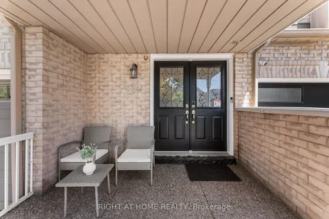 7229 Pallett Court, ON L5N 8E5