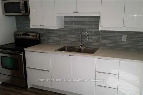 35 Hartland Road, ON M9C 4S9