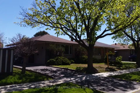 35 Hartland Road, ON M9C 4S9