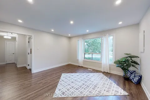 122 Rutherford Road, ON L6V 2J5