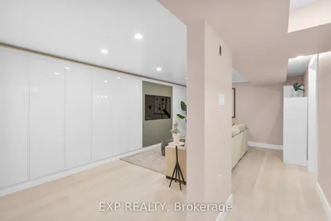 38 Joycelyn Drive, ON L5M 1T7