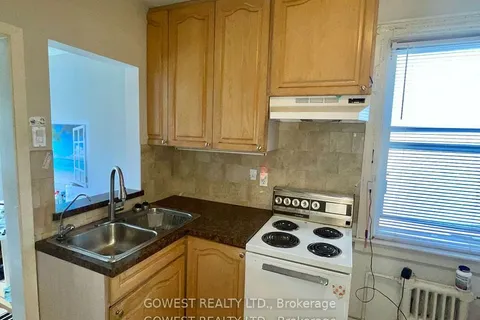 17 Elma Street, ON M8V 1X9