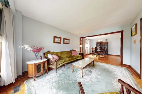 2946 Weston Road, ON M9M 2S7