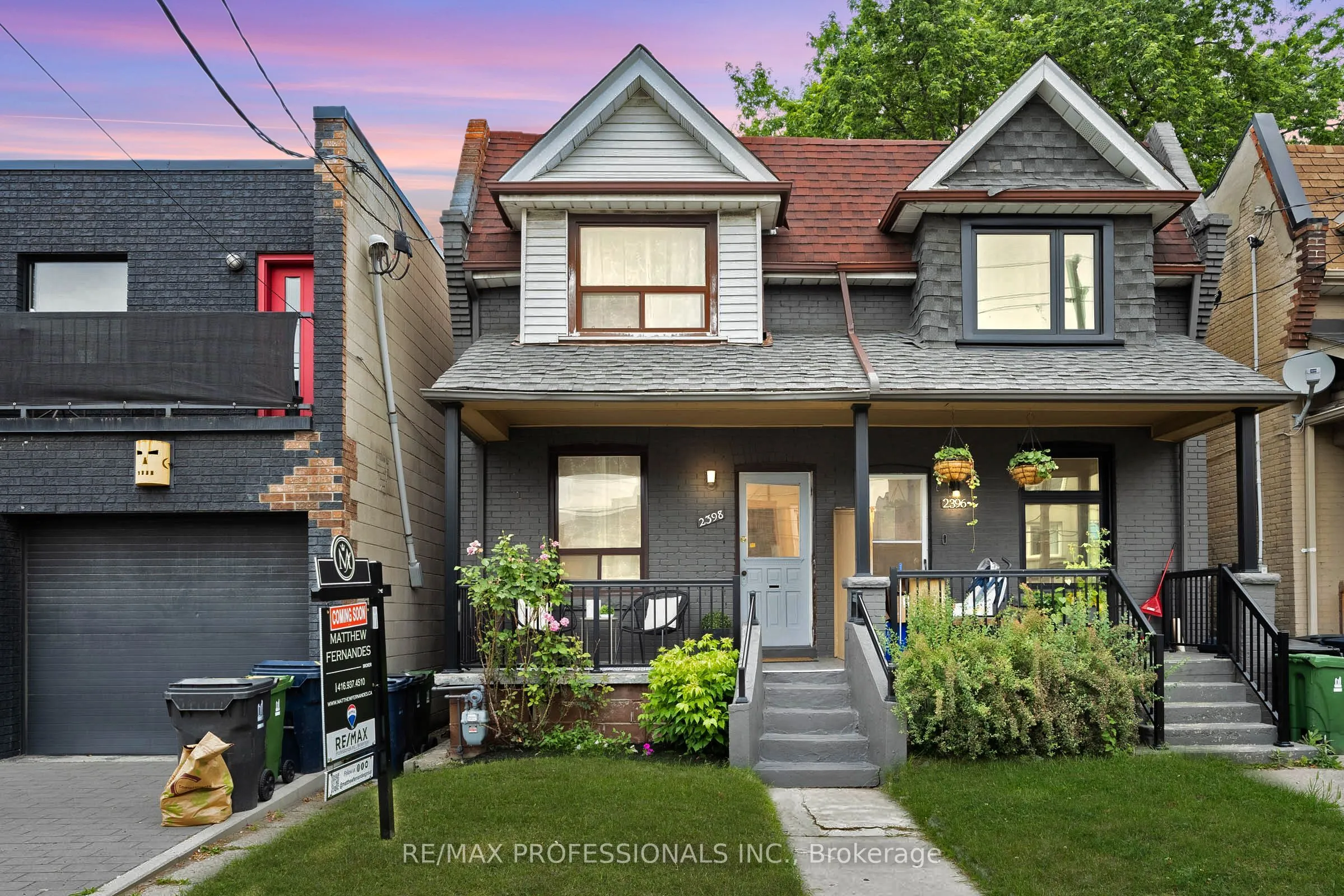 2398 St Clair Avenue, ON M6N 1L1